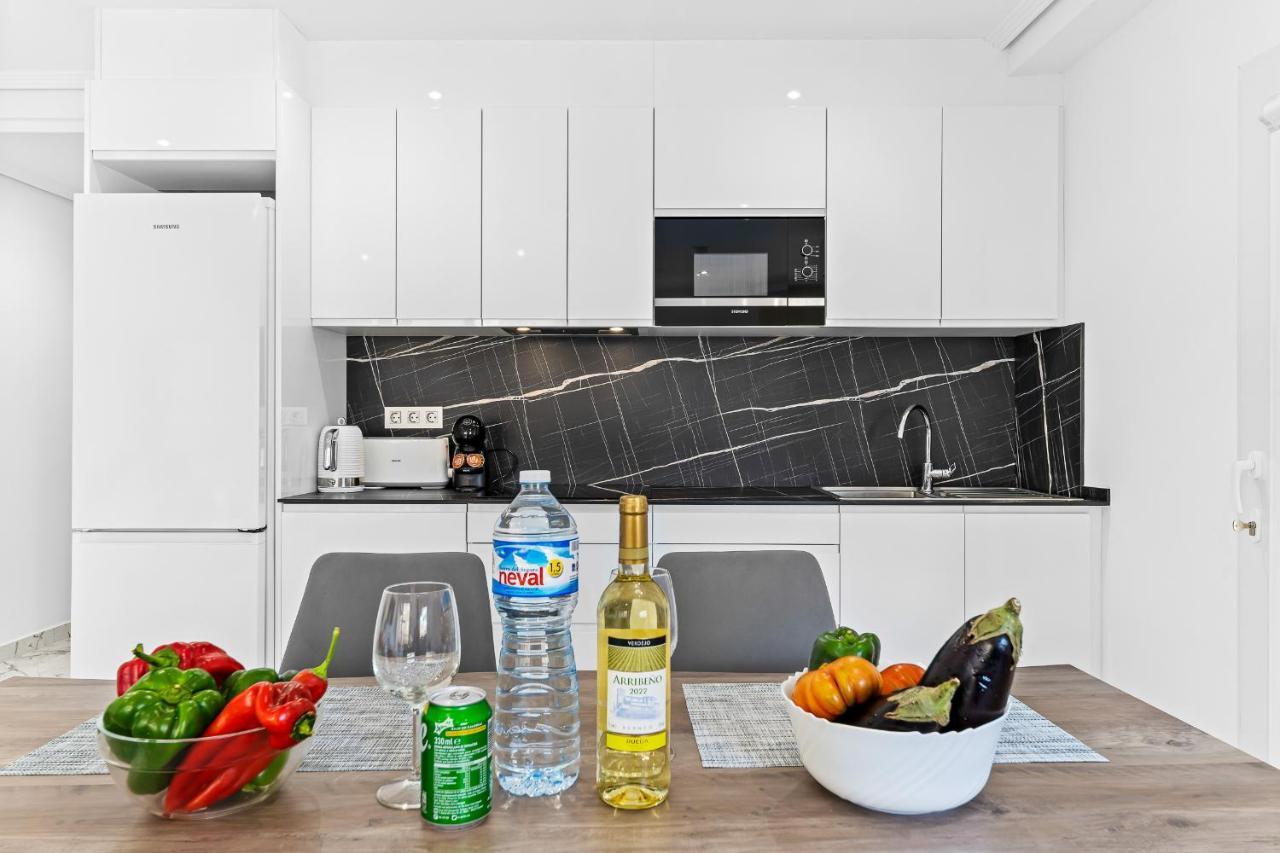 Apolo Beach Front - Sea View Luxury Apartment Torrevieja Exteriör bild