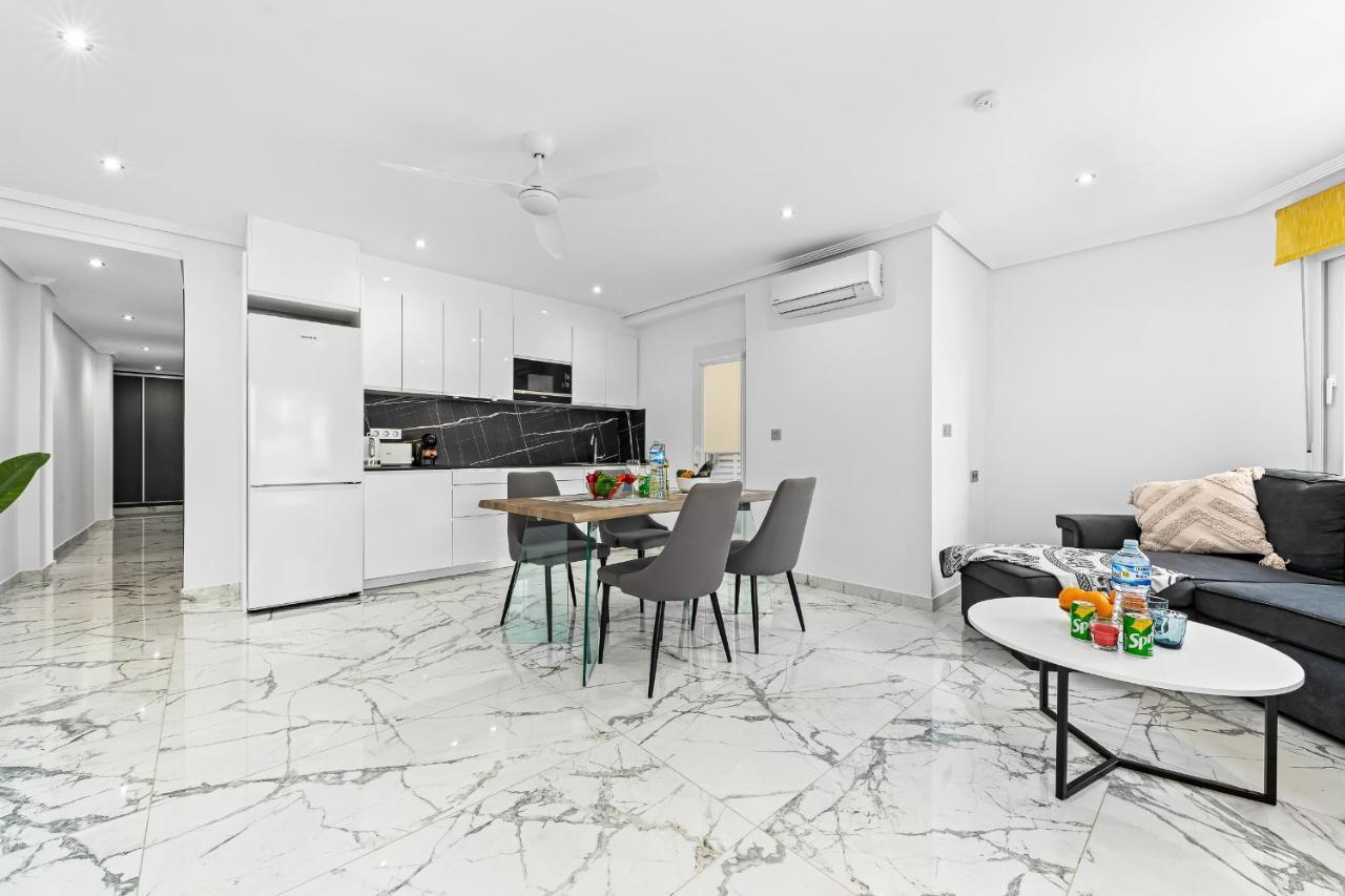 Apolo Beach Front - Sea View Luxury Apartment Torrevieja Exteriör bild